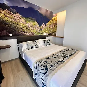  Gasthof Ononui Airport, Ocean-view, Private Bathroom And Balcony, Free Wifi And Parking, On-site Car